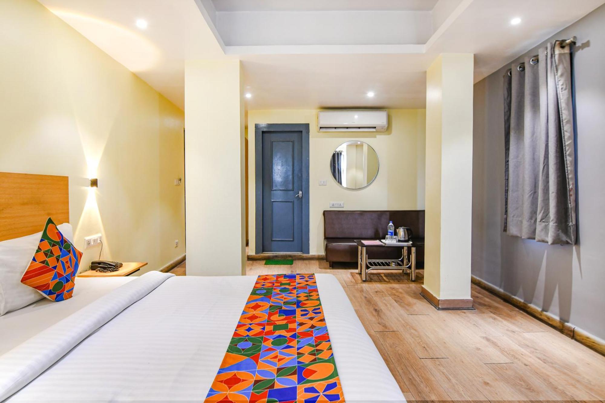 Готель Super Townhouse Suncitel Near Kolkata Airport Dam Dam Екстер'єр фото