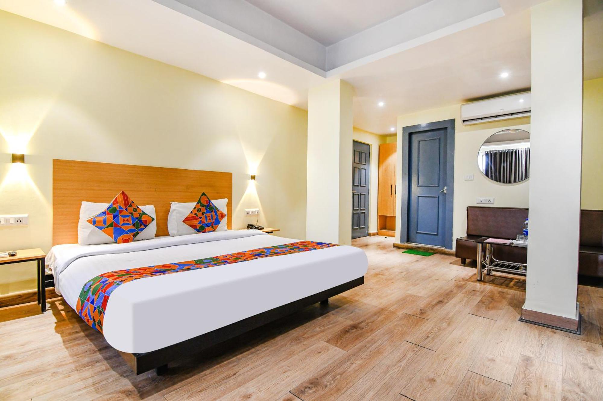 Готель Super Townhouse Suncitel Near Kolkata Airport Dam Dam Екстер'єр фото
