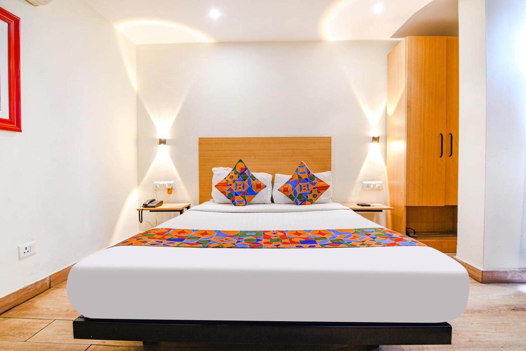 Готель Super Townhouse Suncitel Near Kolkata Airport Dam Dam Екстер'єр фото